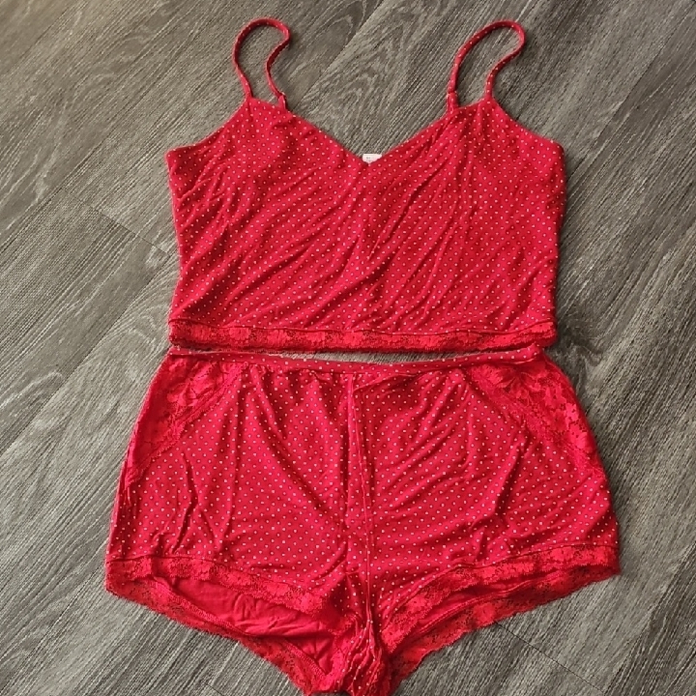 Womens NWOTS Victoria's Secret lingerie set!! Size Large!
